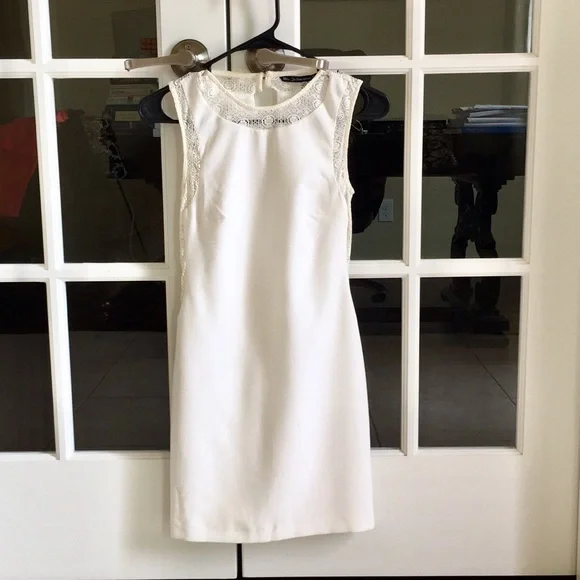 zara white lace midi dress Zara lace white dress v neck midi M (8-10)